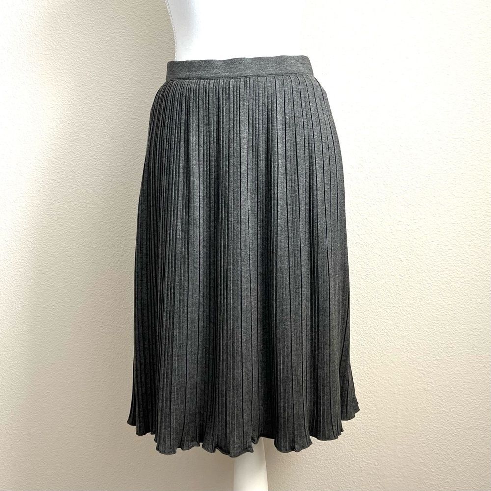 Banana Republic Pleated Knit Midi Skirt XS Gray Elastic Waist Lined Minimalist